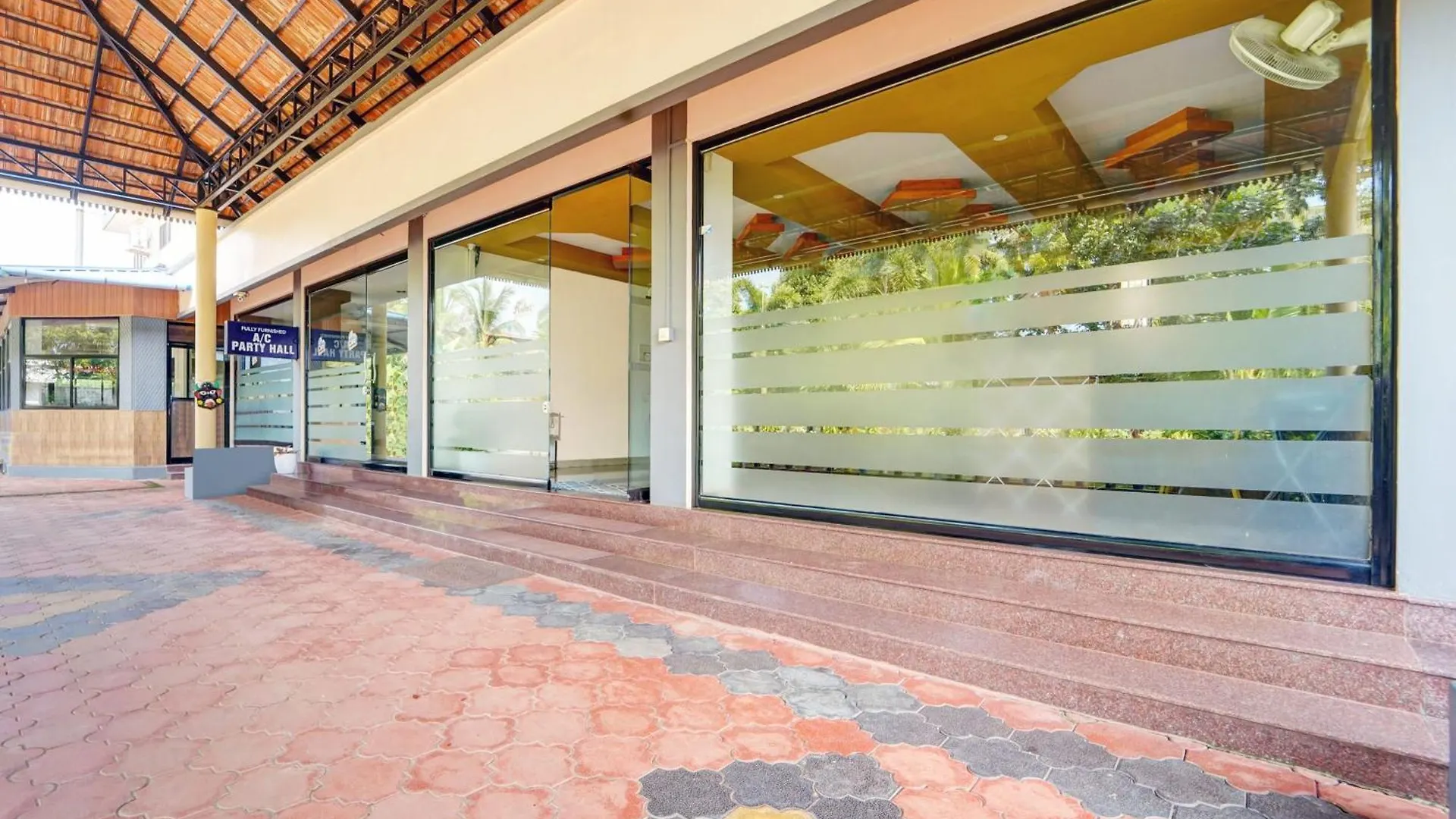 Super Hotel O Thrissur Near Thrissur Medical College Thekkumkara 0*,  Ινδία