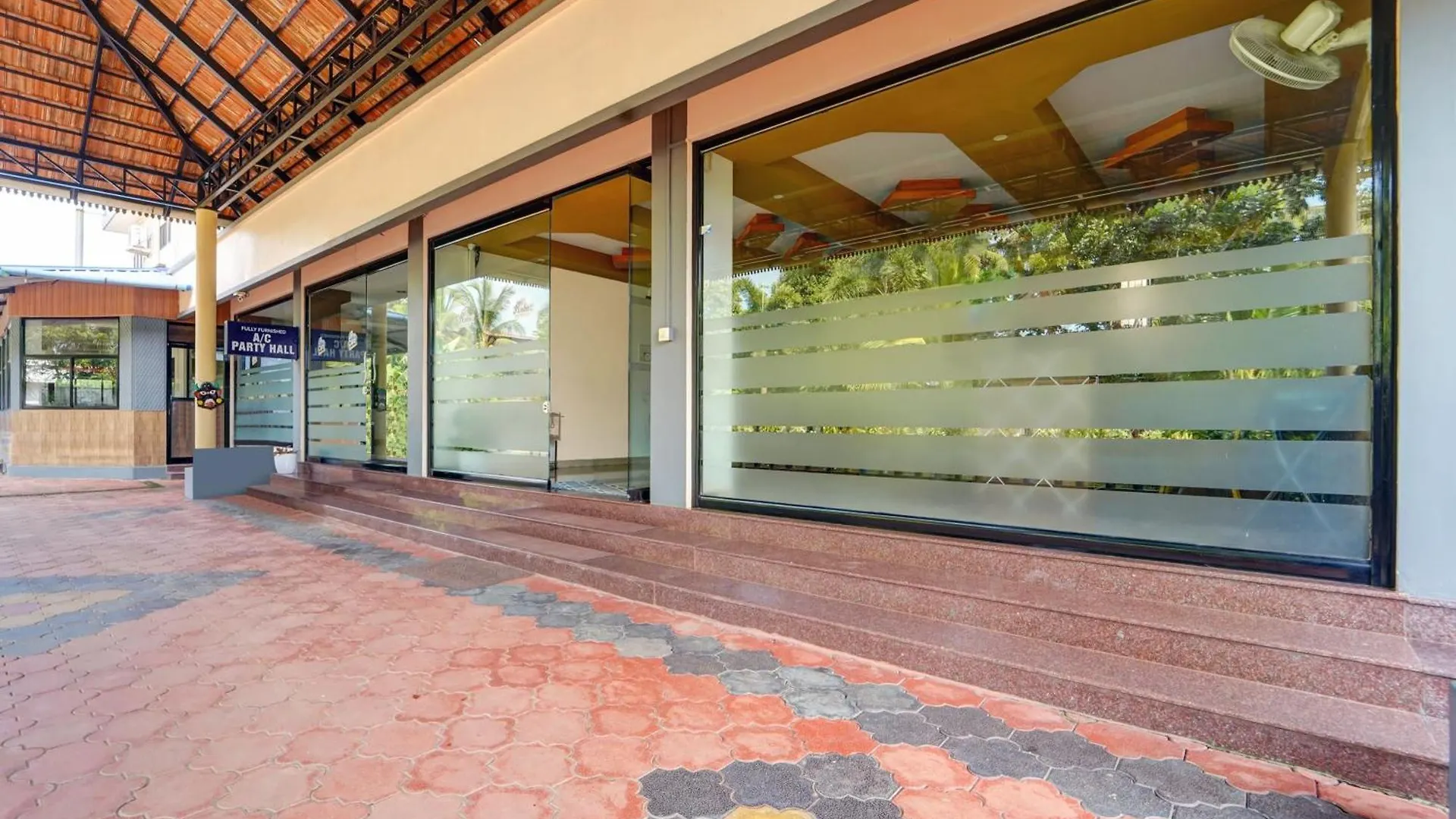 Super Hotel O Thrissur Near Thrissur Medical College Thekkumkara Indie